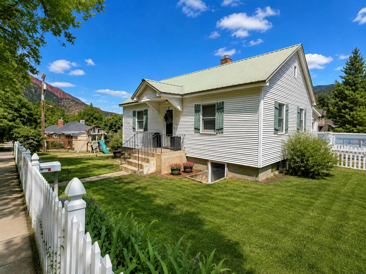 Rare Downtown Glenwood Home – photo 1