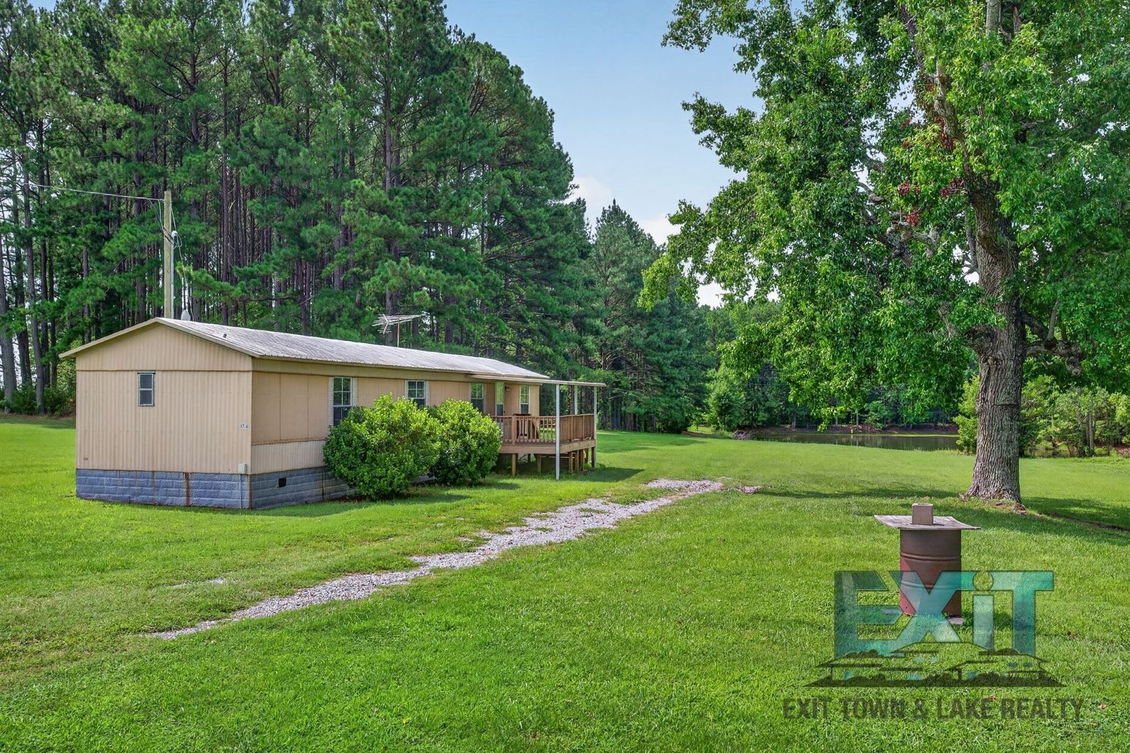 Peaceful Country Living in Gasburg, VA! – photo 3