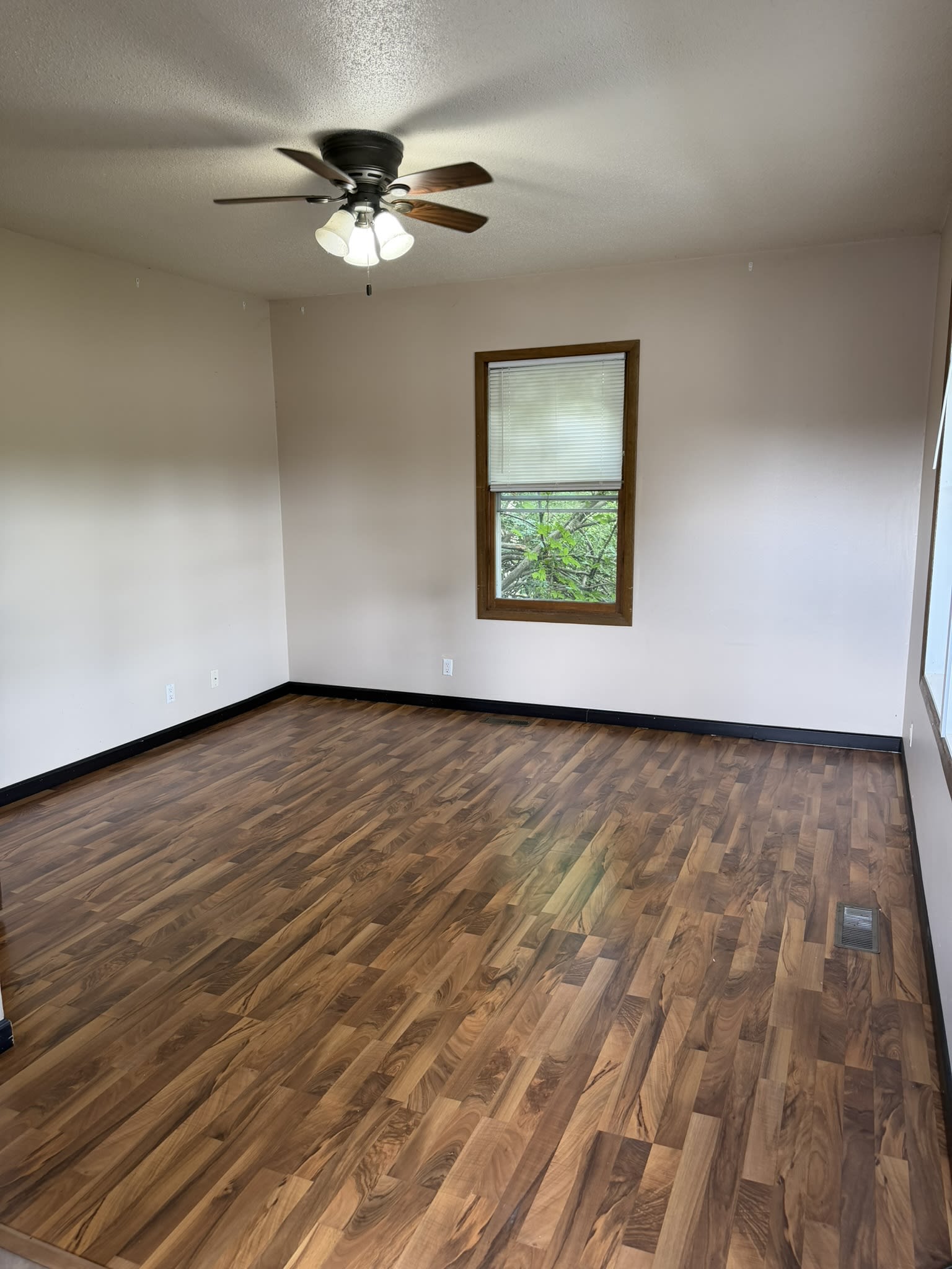 216 2nd Avenue – photo 2