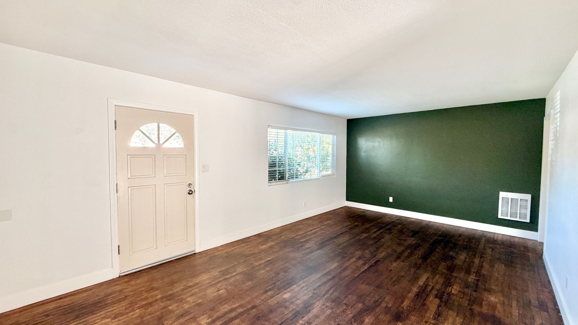 Sweet Single Story With Private Yard Space And Off Street Parking Minutes To Downtown Fallbrook And Conveniences – photo 4