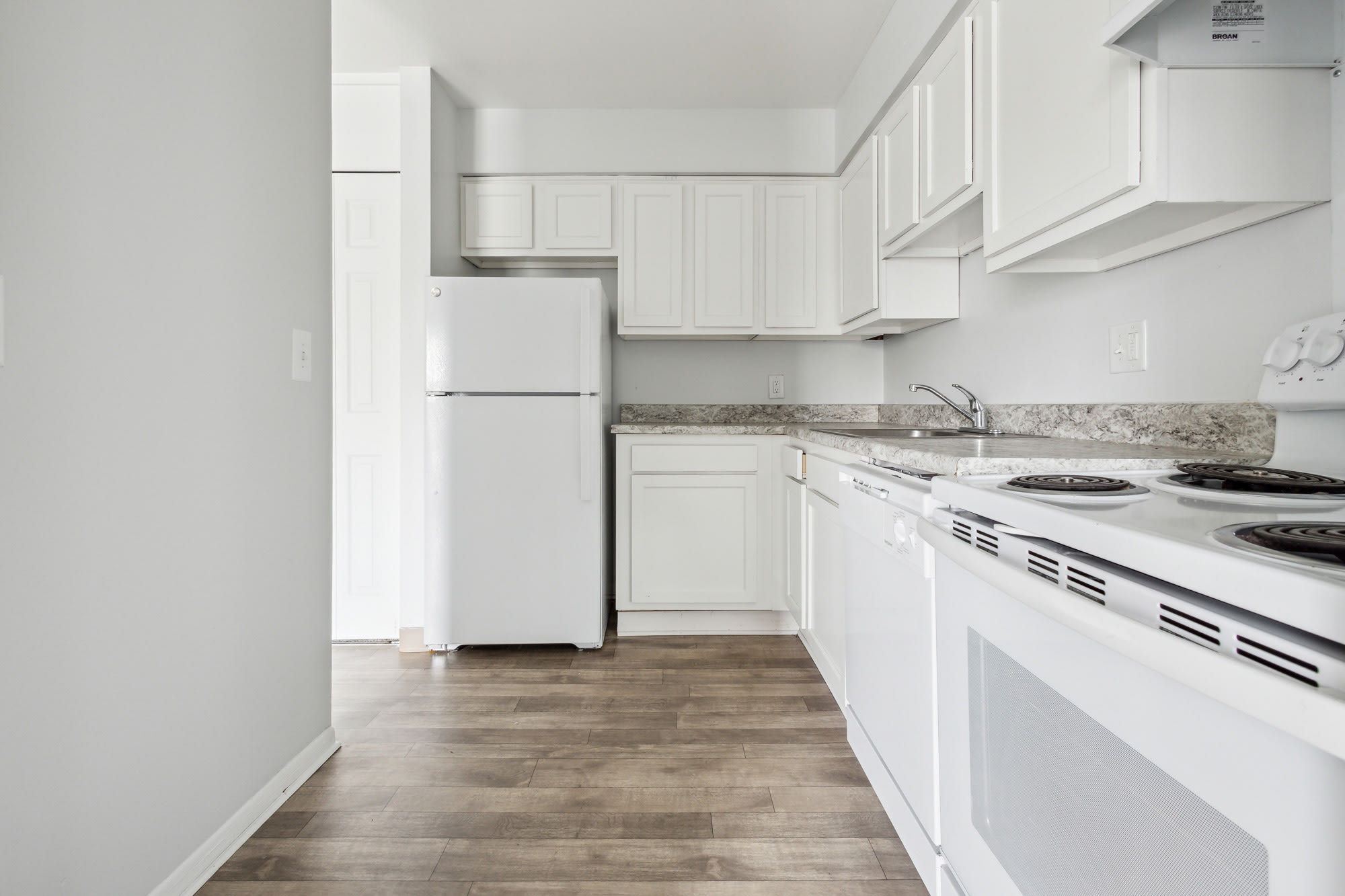 Fox Pointe Apartments – photo 2