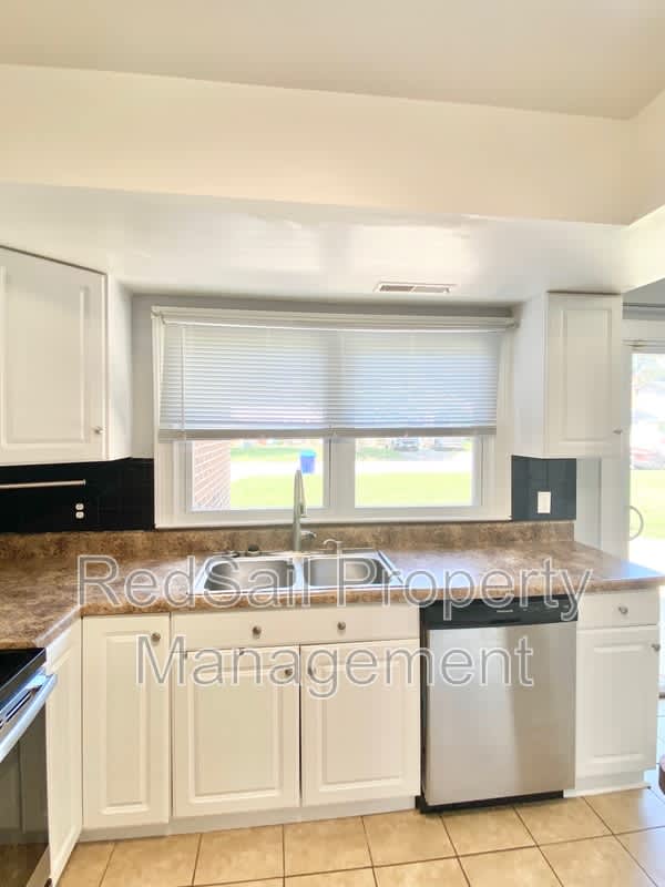 1028 Anderson Way – photo 5