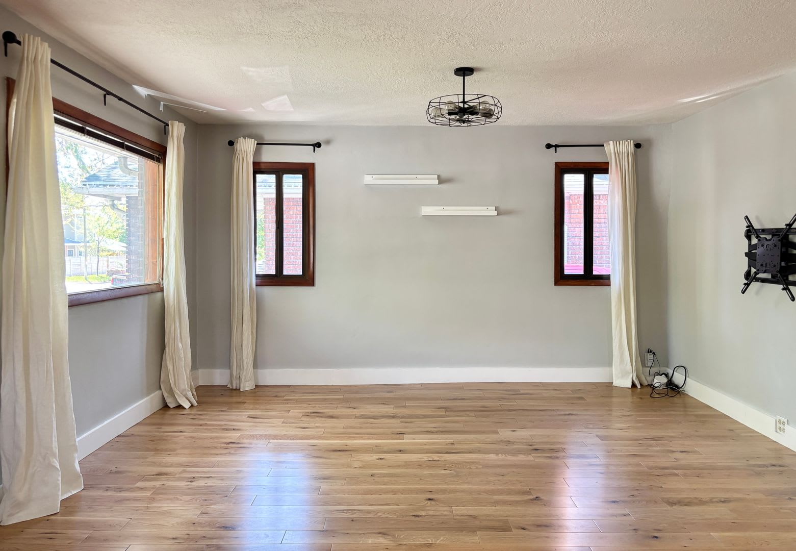Beautiful Renovation in Liberty Wells! – photo 5