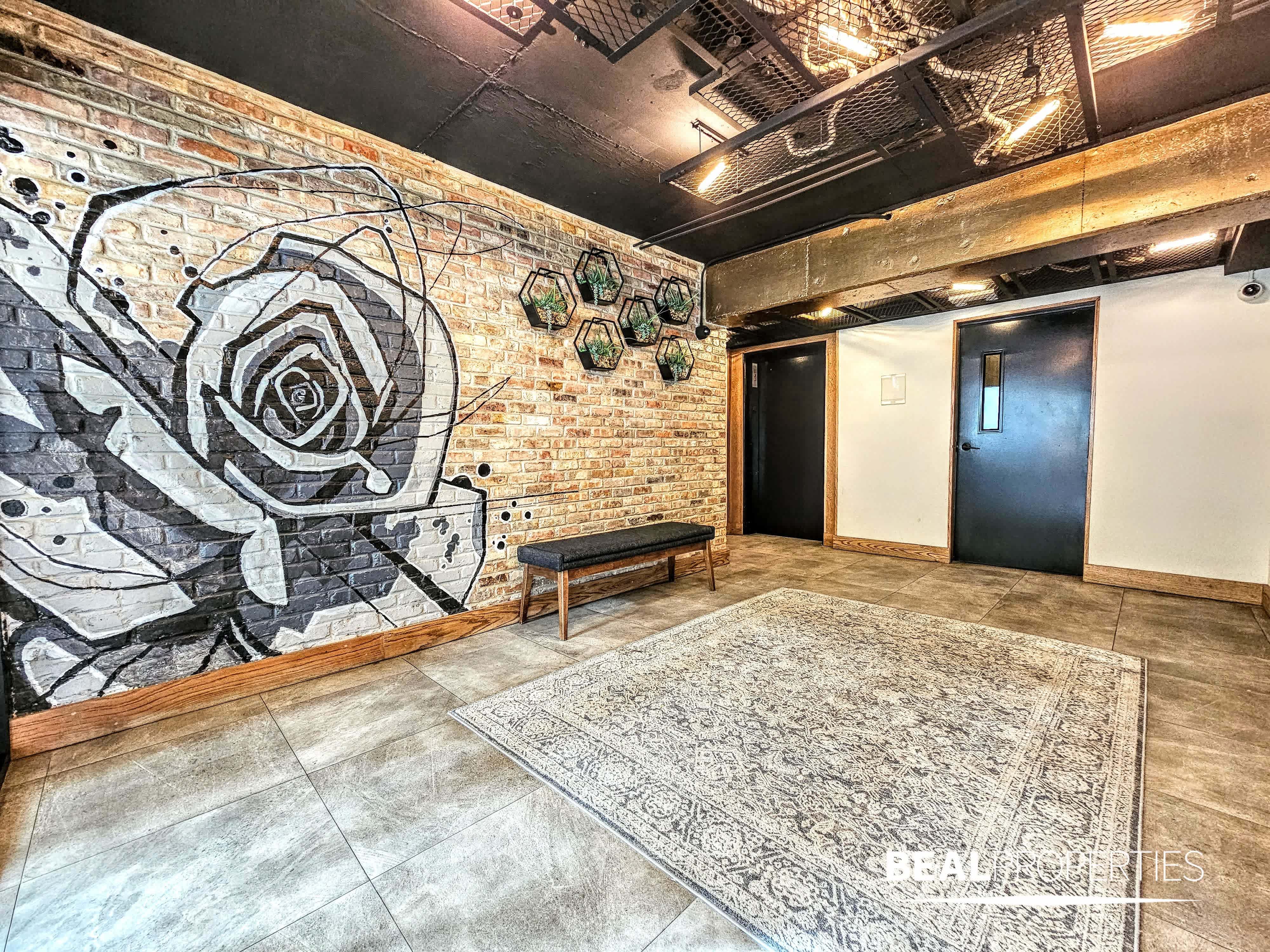 528 W Oakdale – photo 3