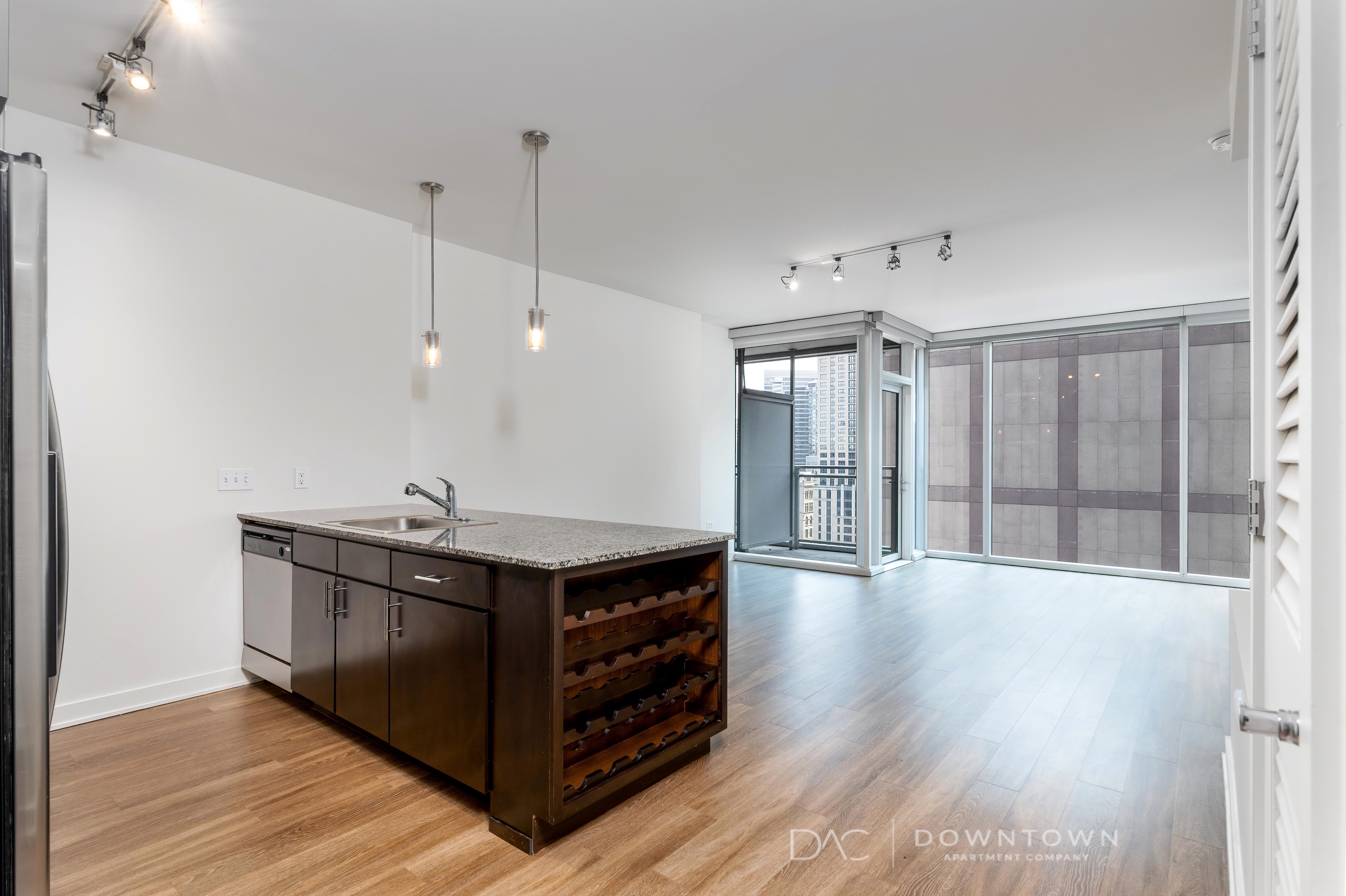 155 W Kinzie St – photo 1