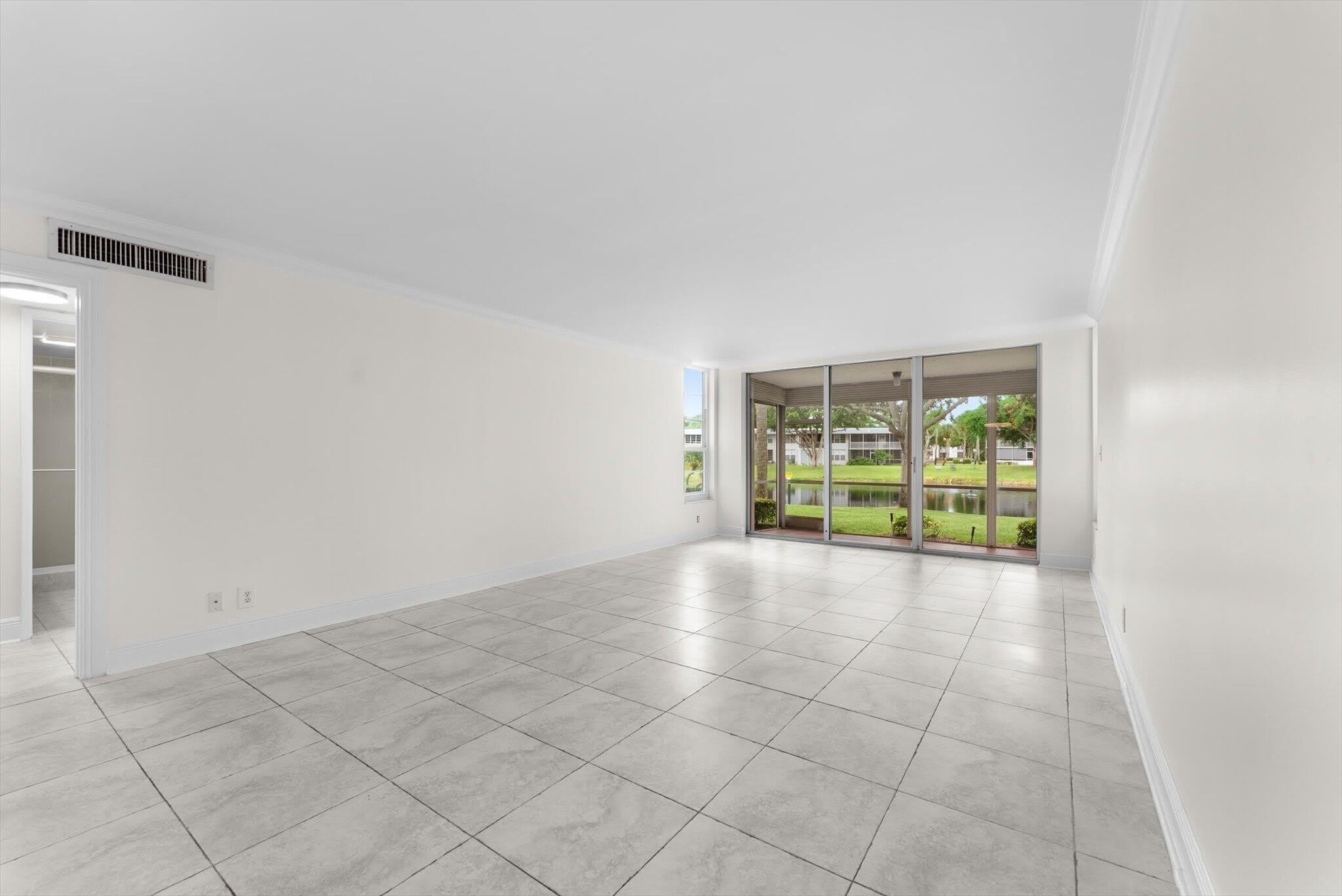 4240 OAKS Terrace – photo 2