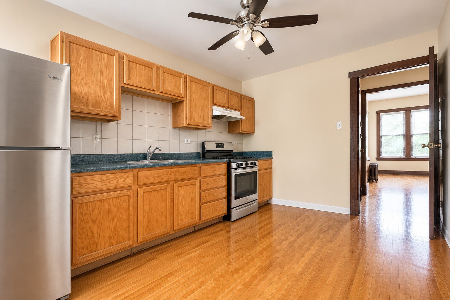 4750 N LOTUS Avenue – photo 4