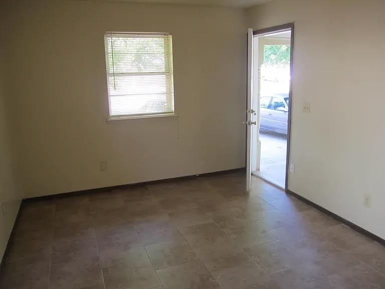 820 Russell Circle – photo 3