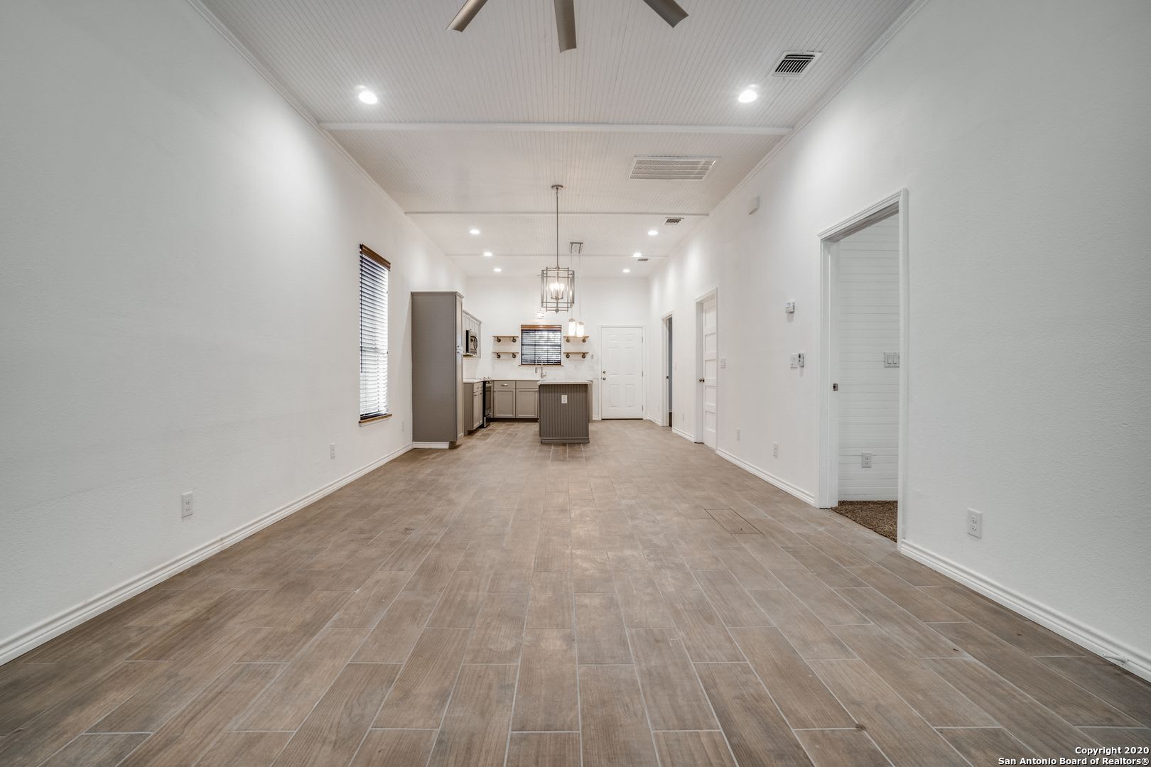 Renovated 2 Bedroom Home In Government Hill – photo 2