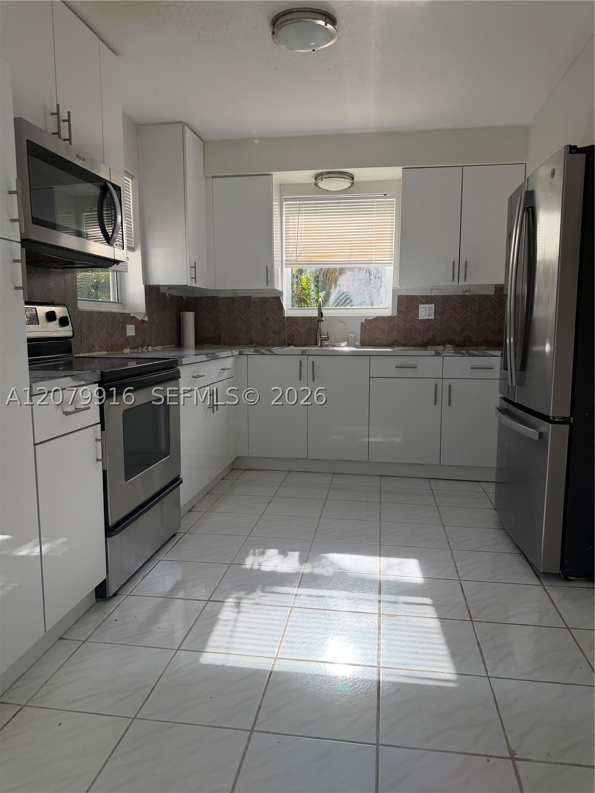 2446 Johnson St – photo 2