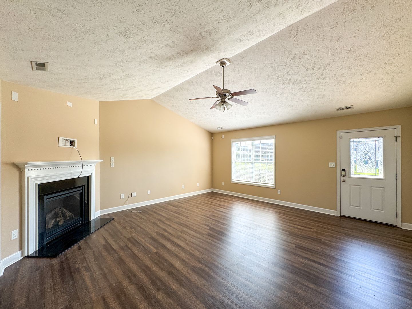 3 Bed 2 Bath Home in Westgate – photo 5