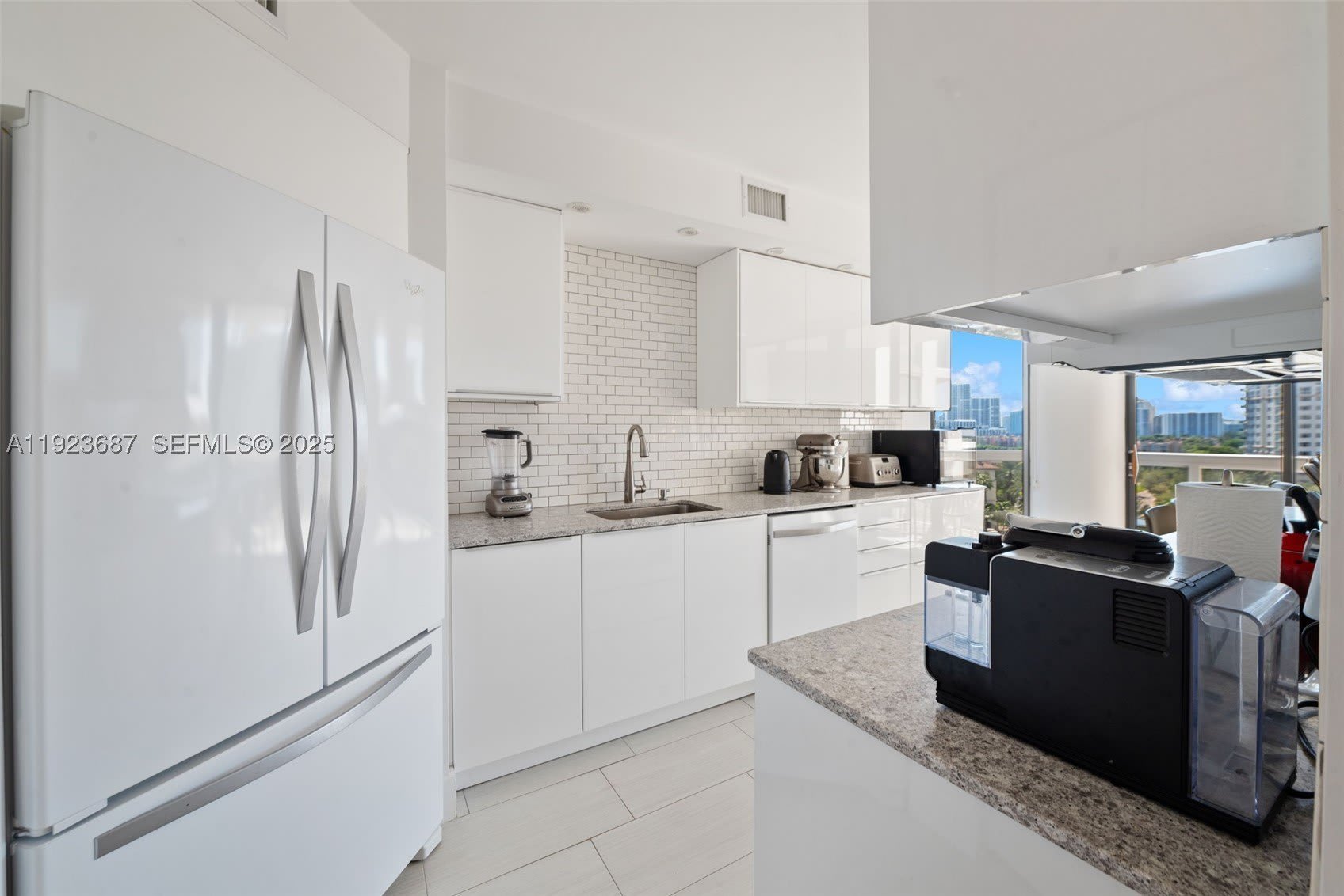 20185 E Country Club Dr – photo 5