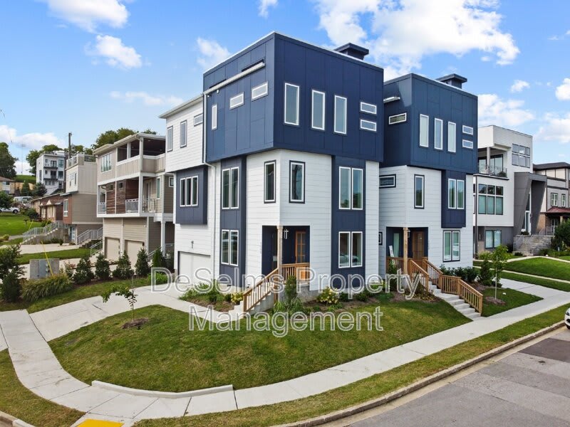 1000 Southside Ave – photo 1