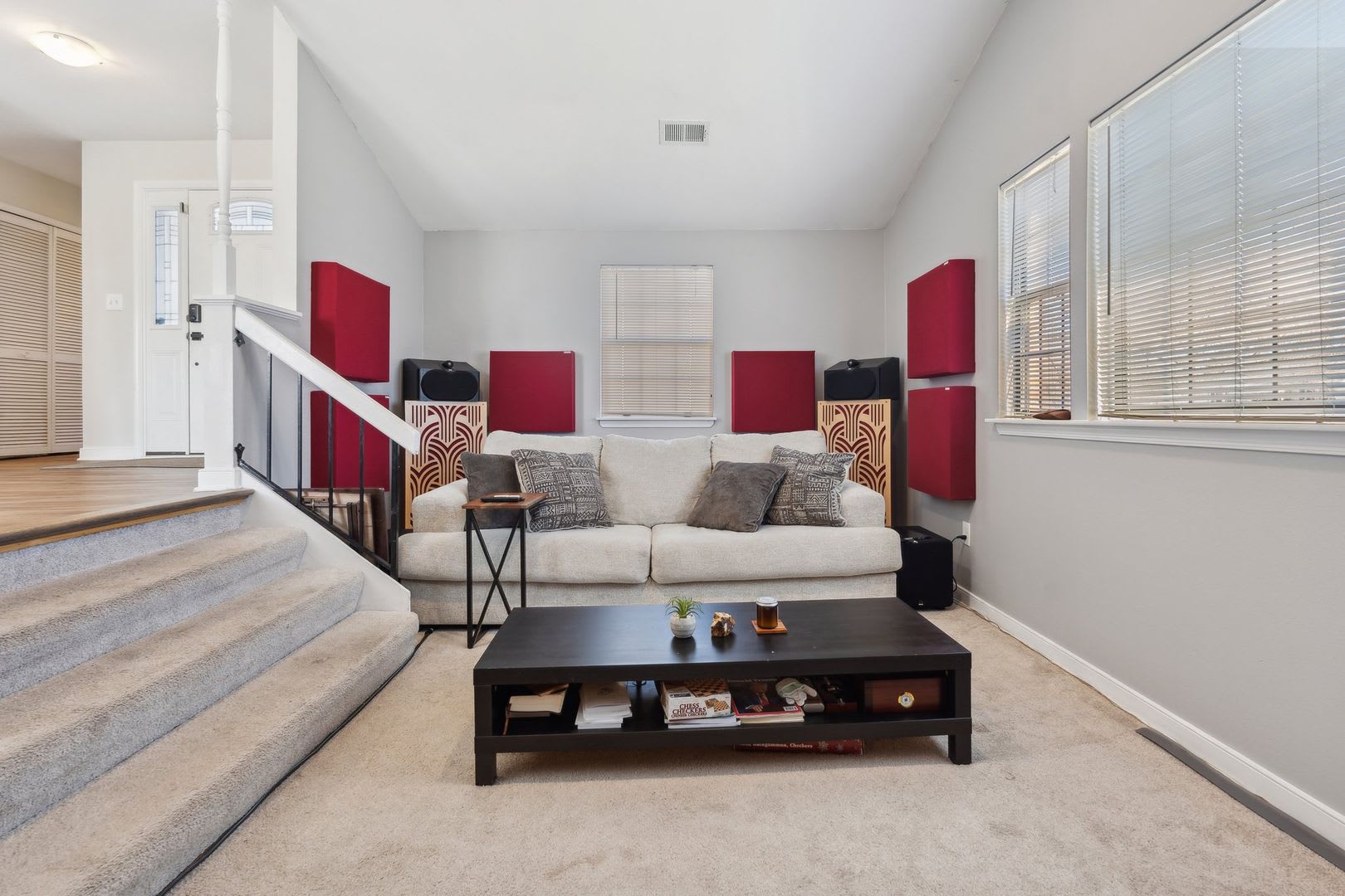 Beautifully renovated end-unit home on nearly an acre! – photo 4
