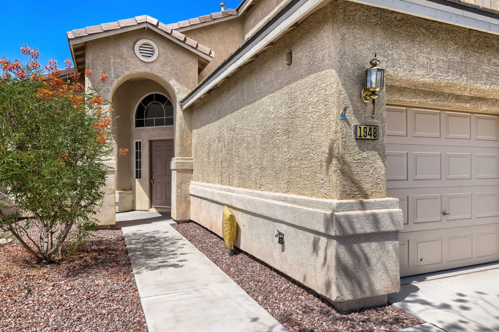 Spacious 4-Bedroom Home with 3-Car Garage & Mountain Views – photo 3
