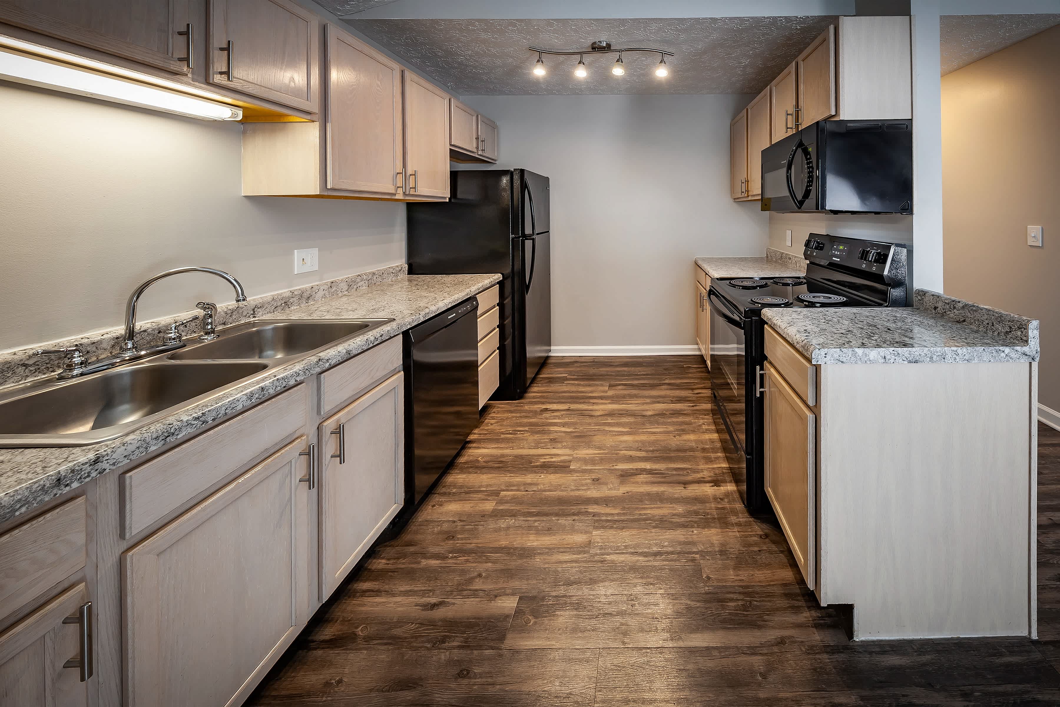 Cypress Square Apartments – photo 4