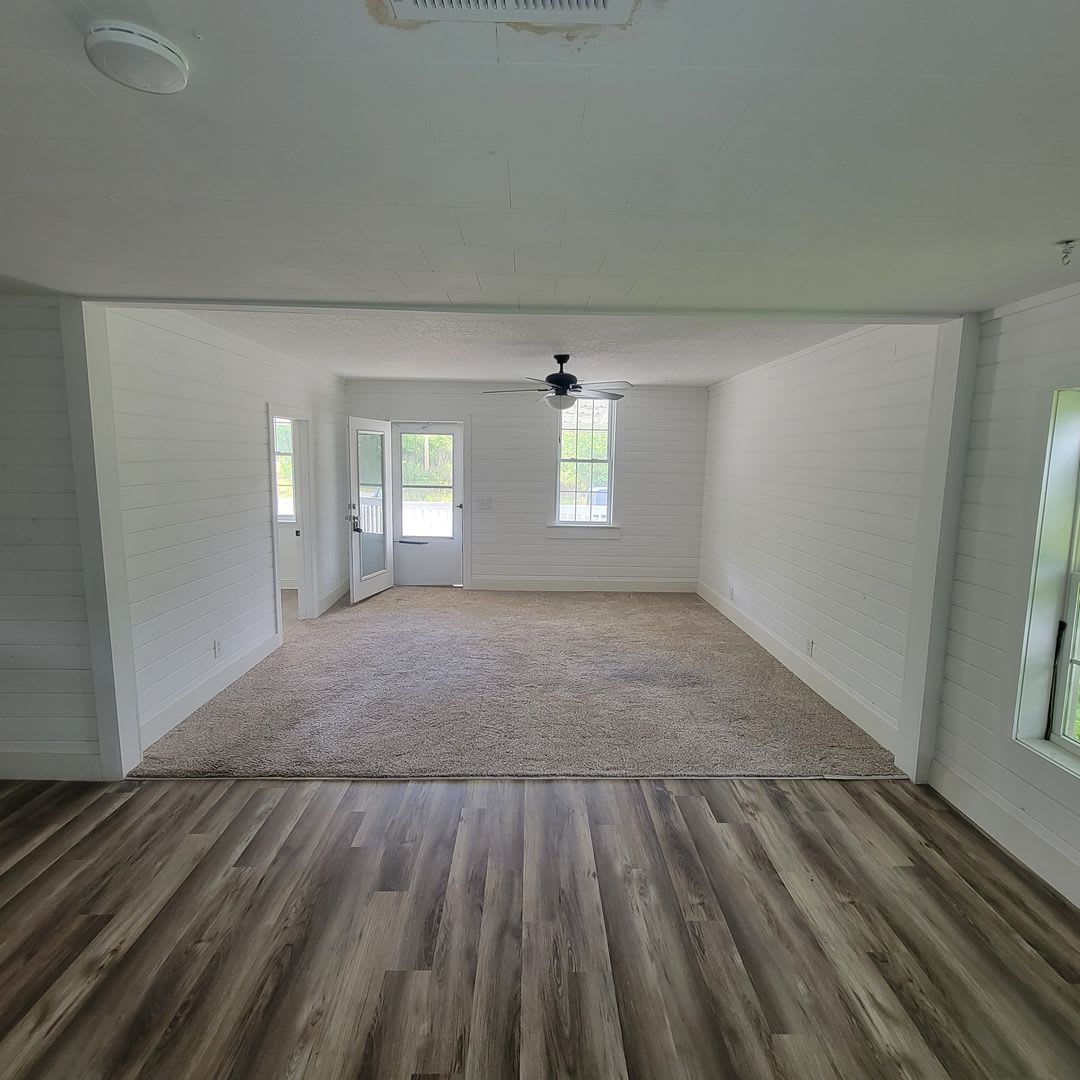 2 Bed, 1.5 Bath-Residential/Commercial – photo 4