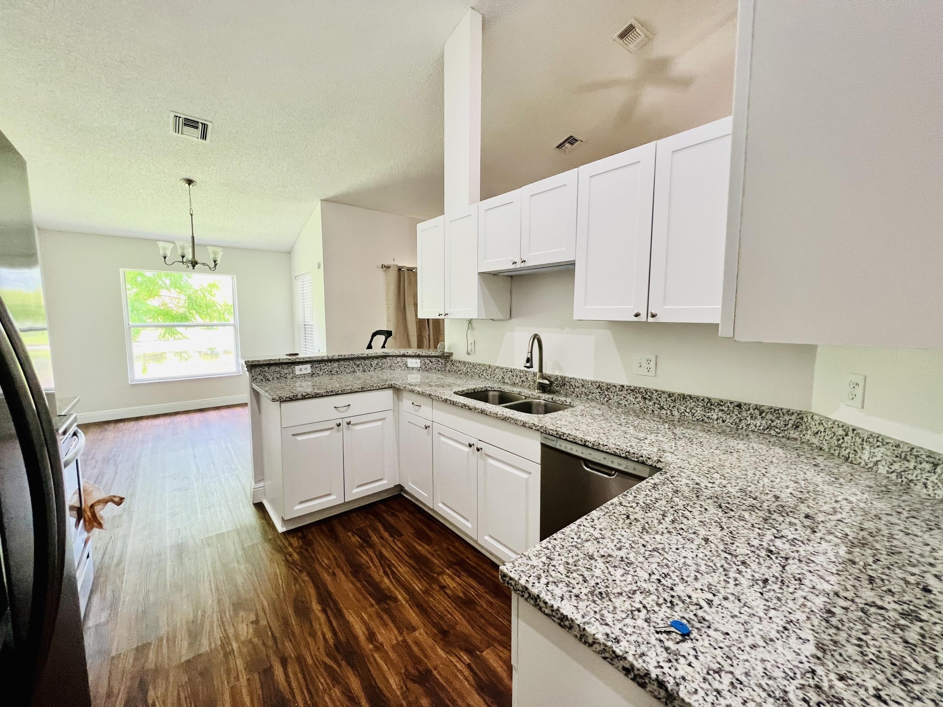 2485 Stonegate Drive – photo 4