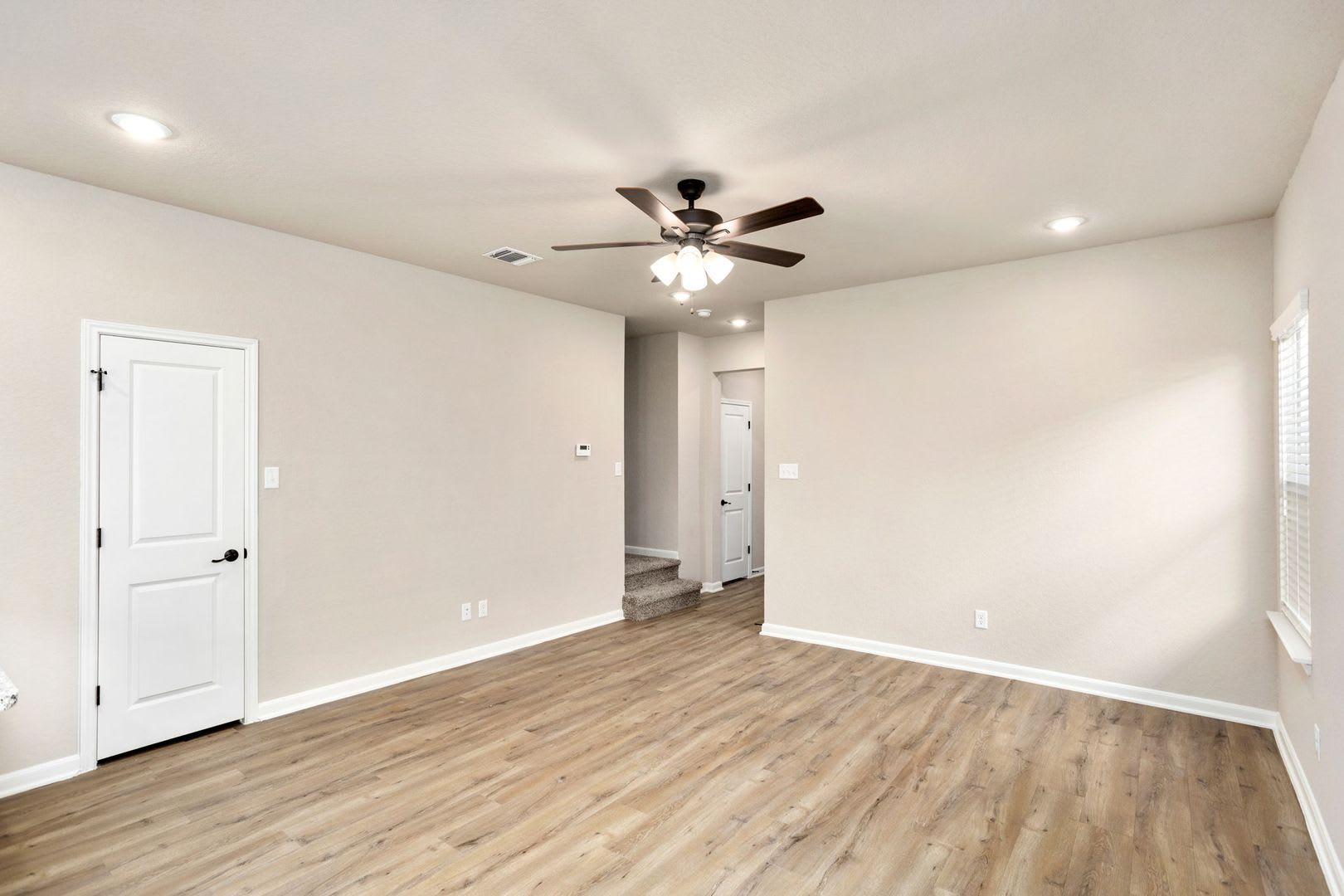 ONE MONTH FREE RENT—LIMITED-TIME MOVE-IN SPECIAL! $1395 – photo 5