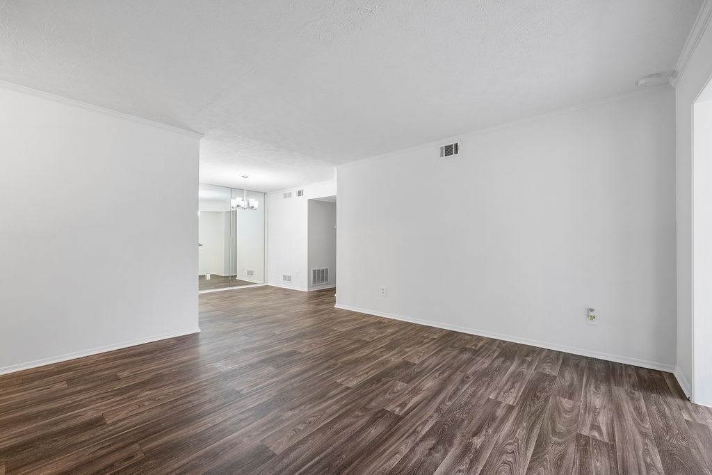 1318 Brockett Place – photo 4