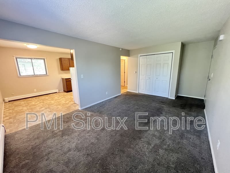 120 S Garfield Ave. – photo 5