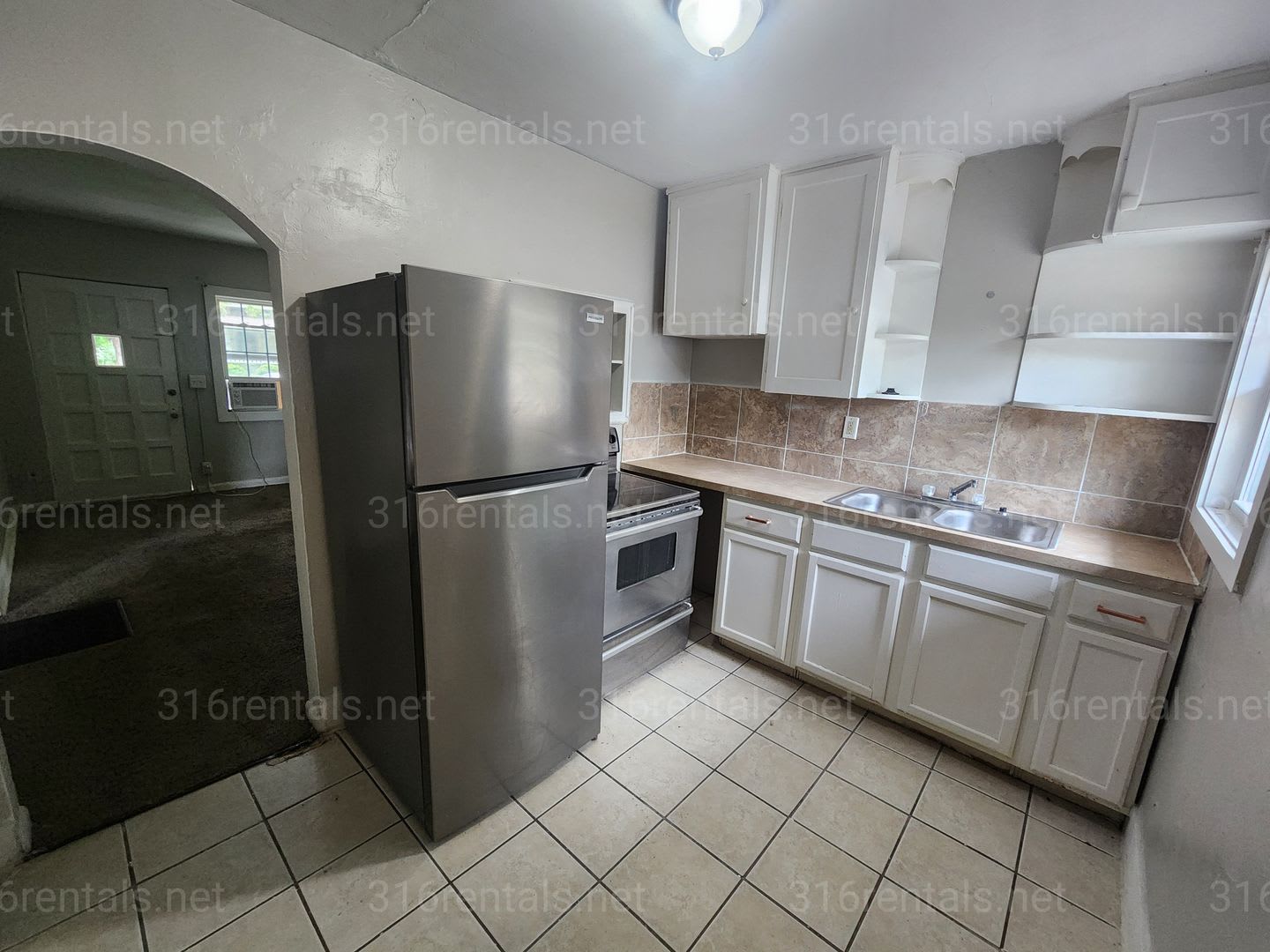 $895- 2 bedroom / 2 bathroom – photo 3