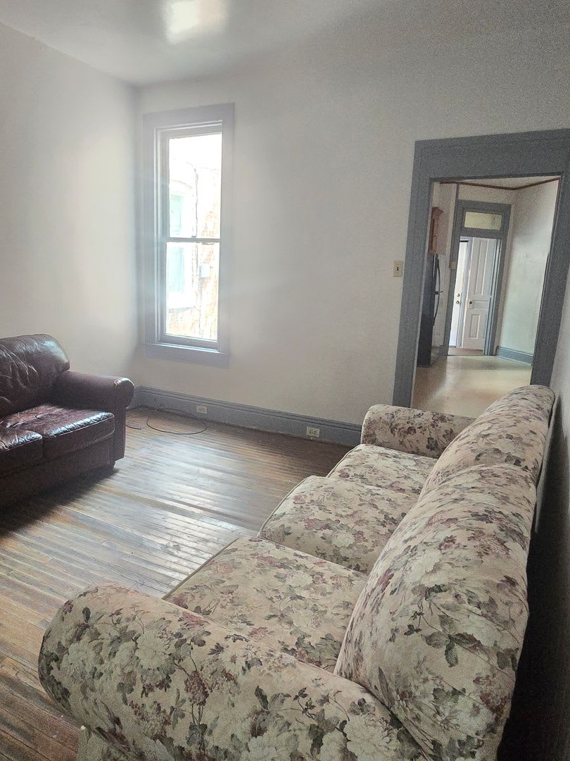 6 Bedroom Townhome Approved Off-Campus Housing for York College – photo 4