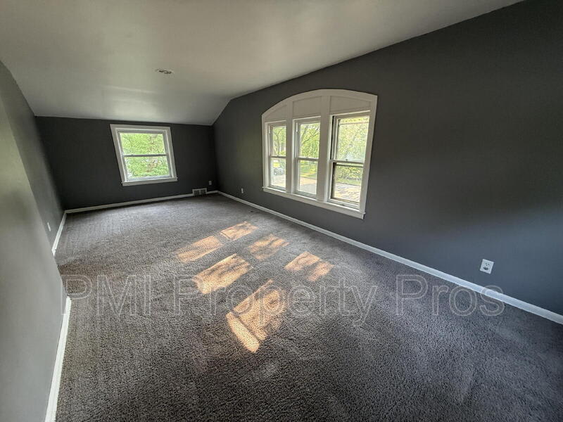 6618 N 56th St – photo 4