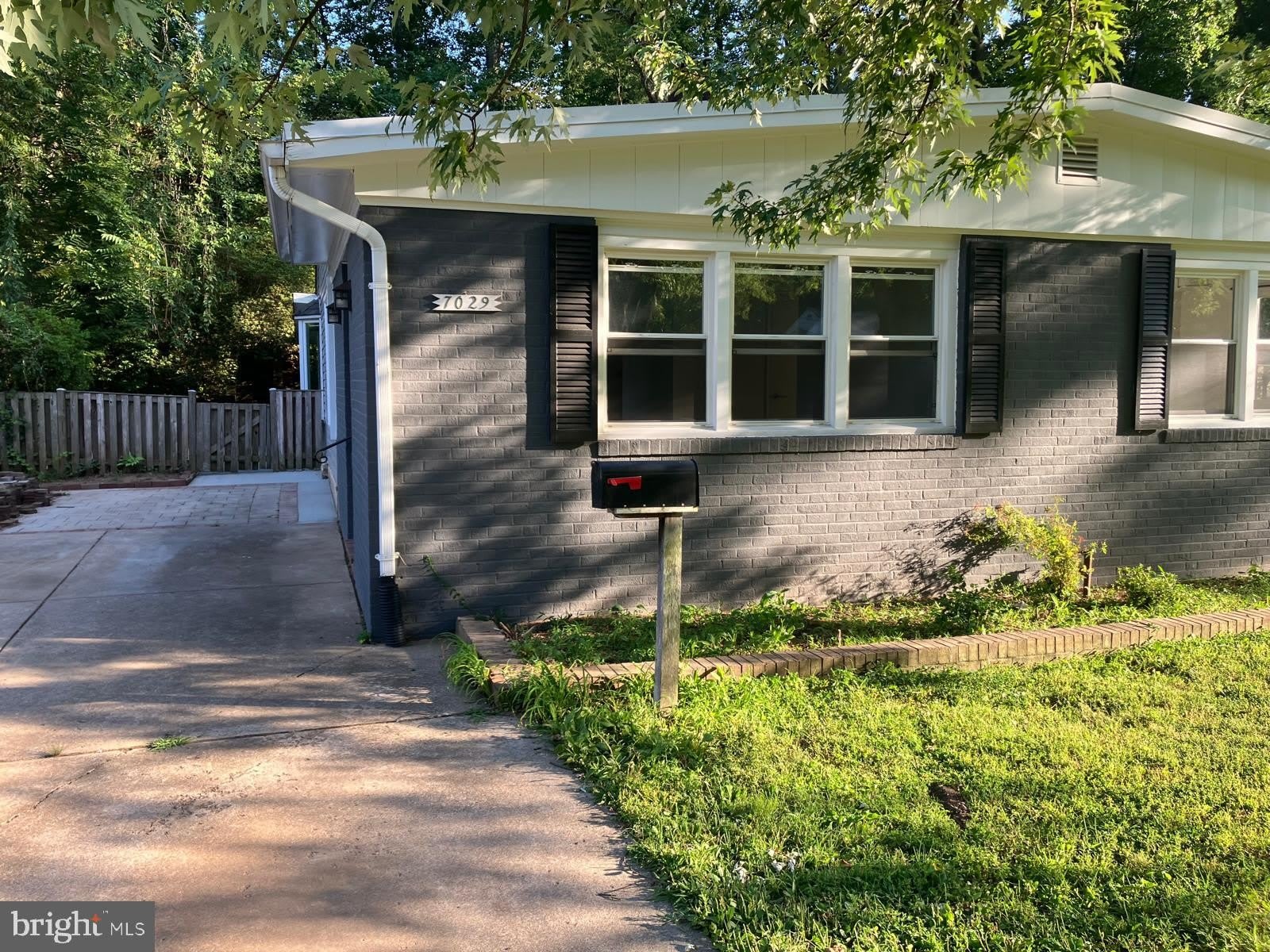 7029 WOODLEY Lane – photo 3