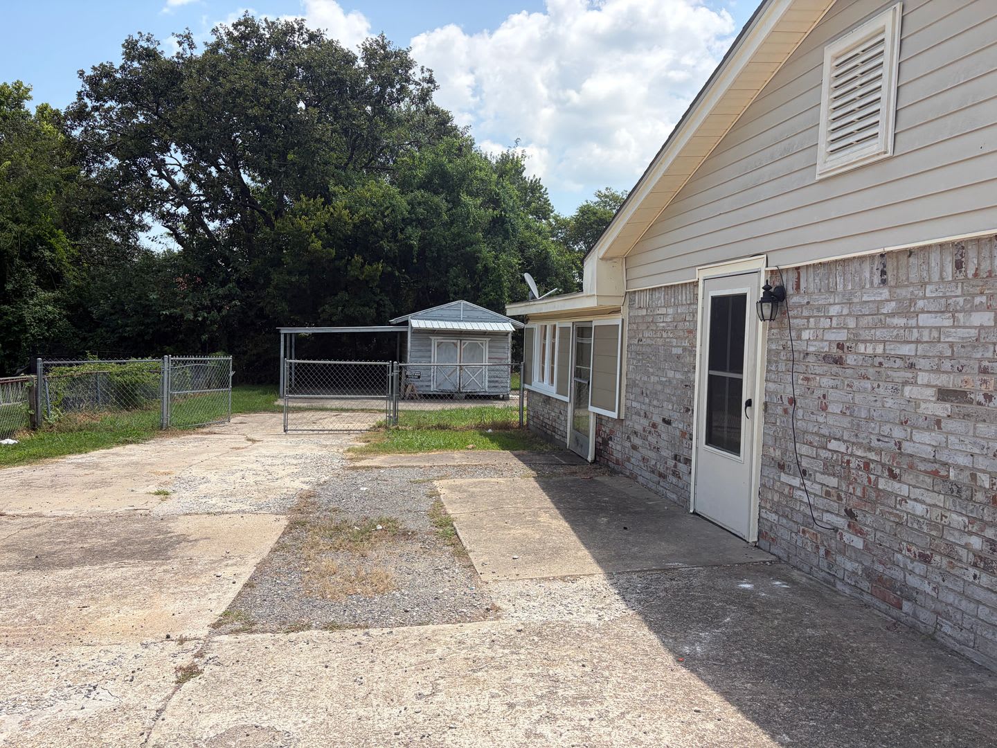 3 bedroom and 1.5 bathroom – photo 4