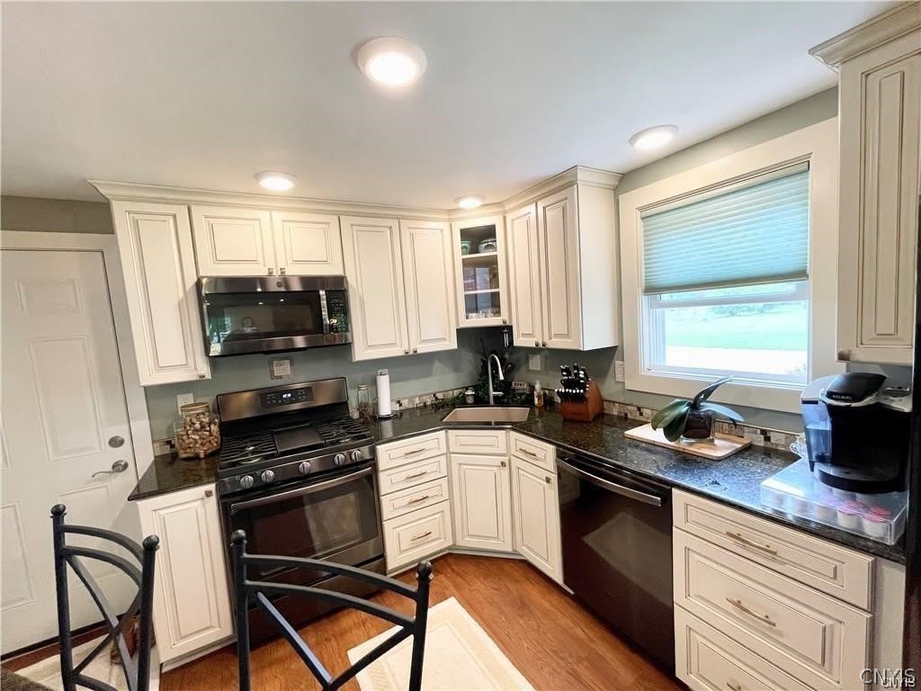8423 Bubbling Springs Drive – photo 5