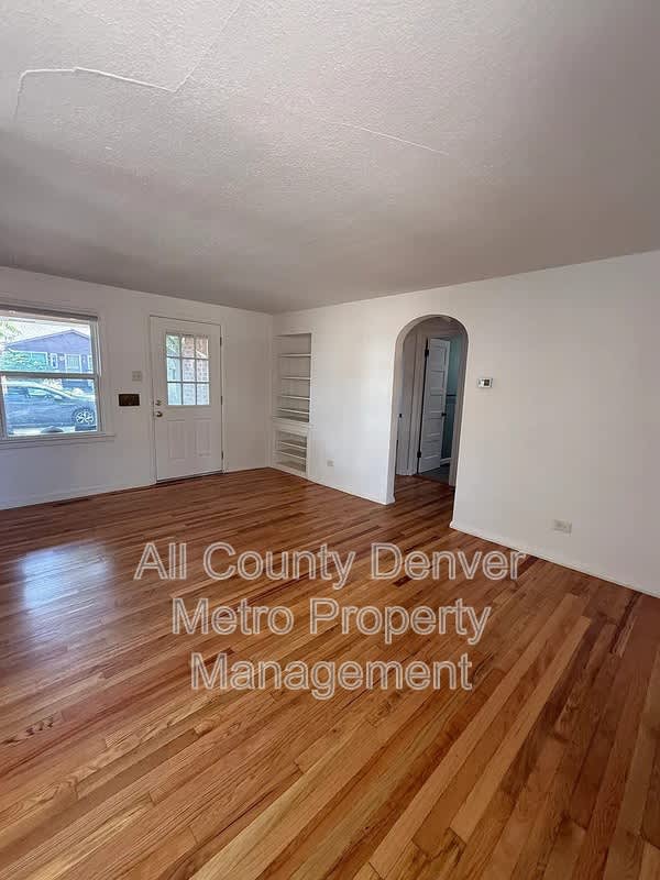 1317 Zenobia St – photo 2