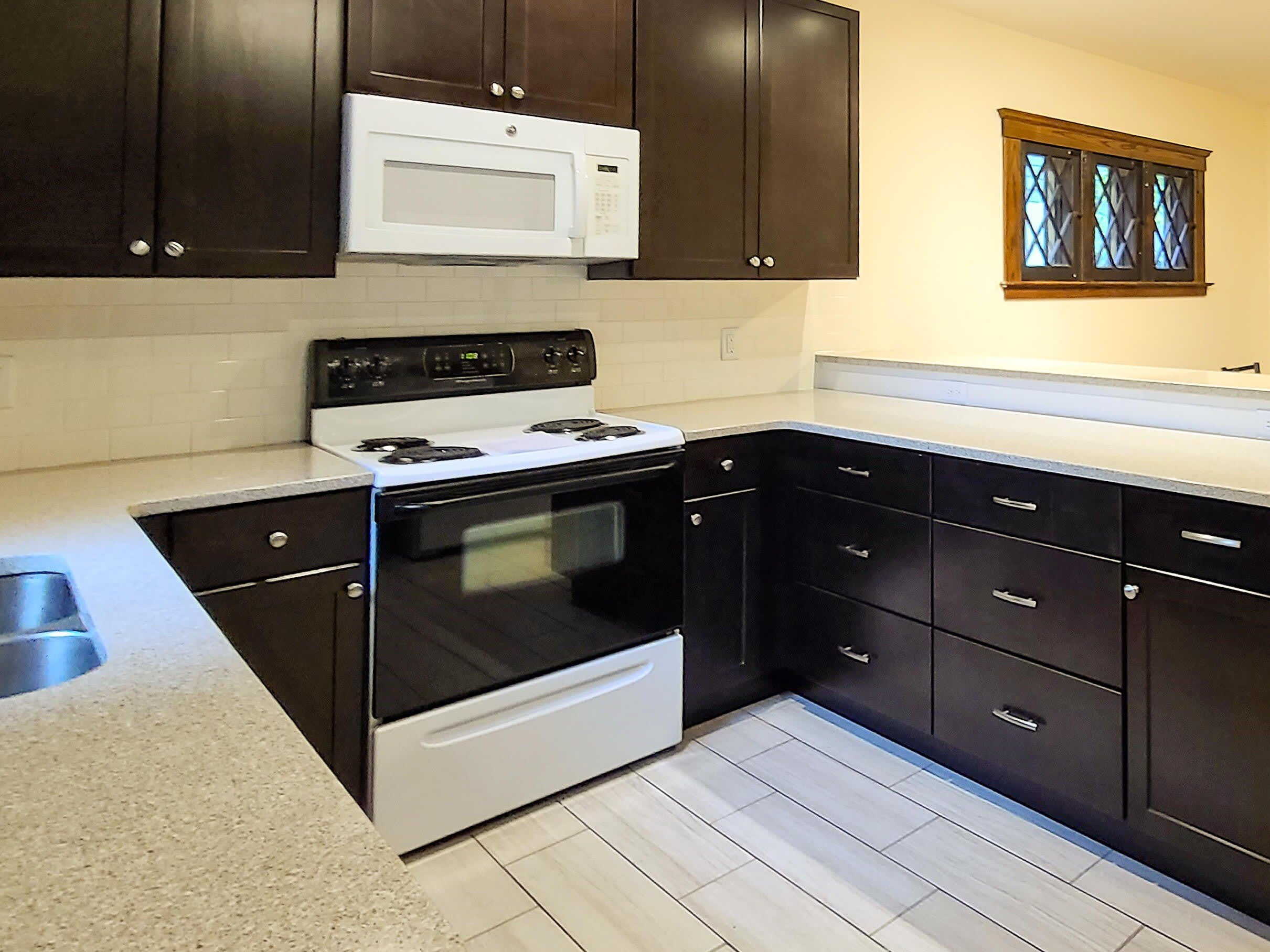 1319 Forest Court – photo 5