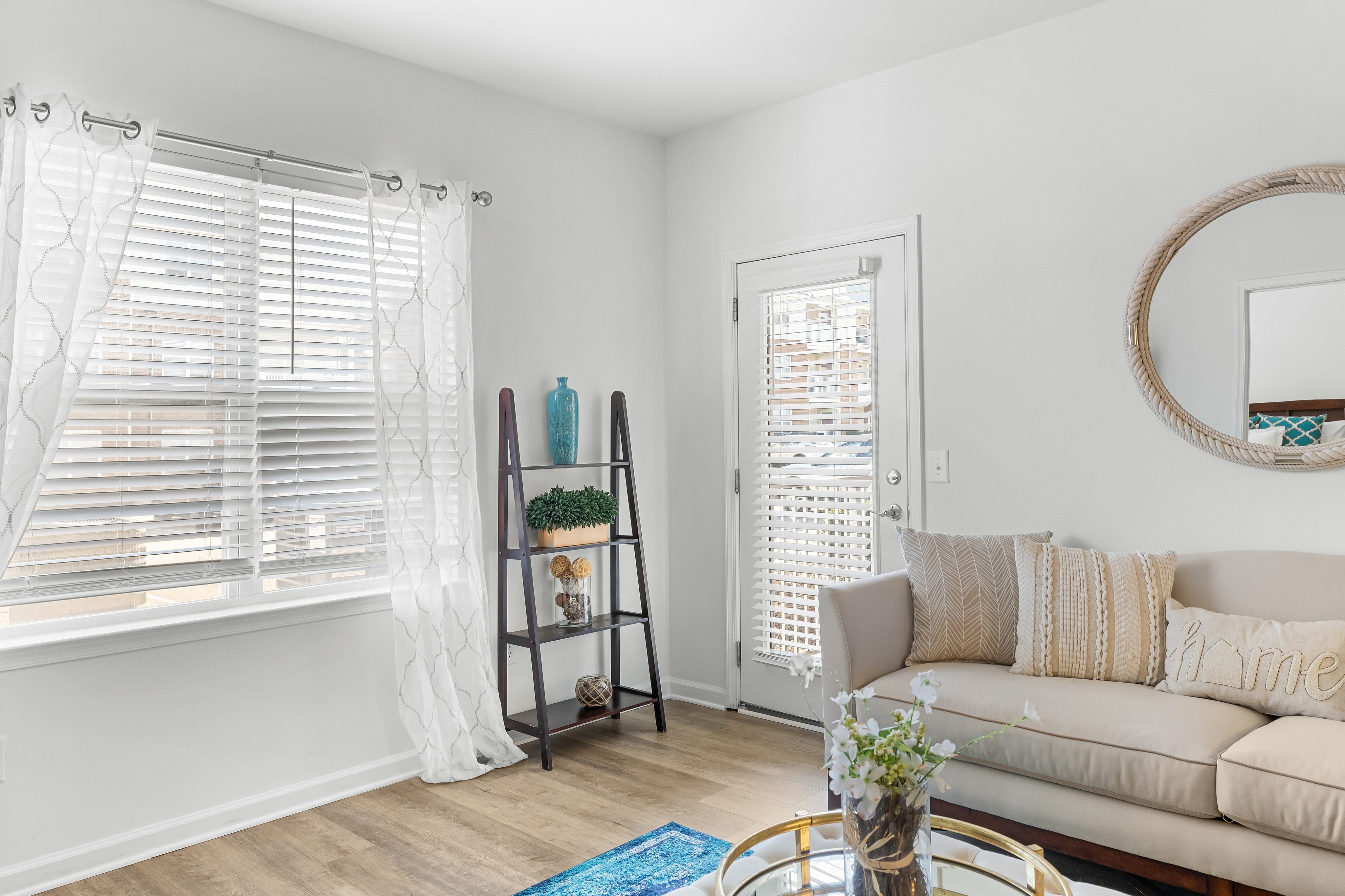 White Oak Luxury Apartments – photo 3