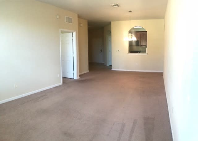 3/2 updated condo, inside gated community in Metrowest! – photo 5