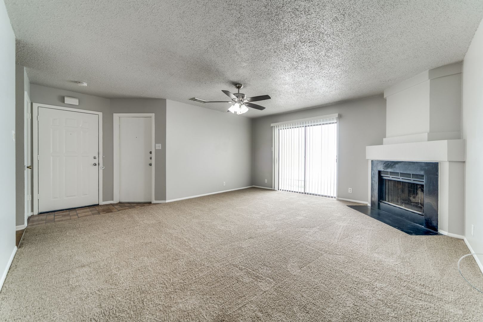 Welcome home to this charming single-story home in Hunters Chase – photo 4