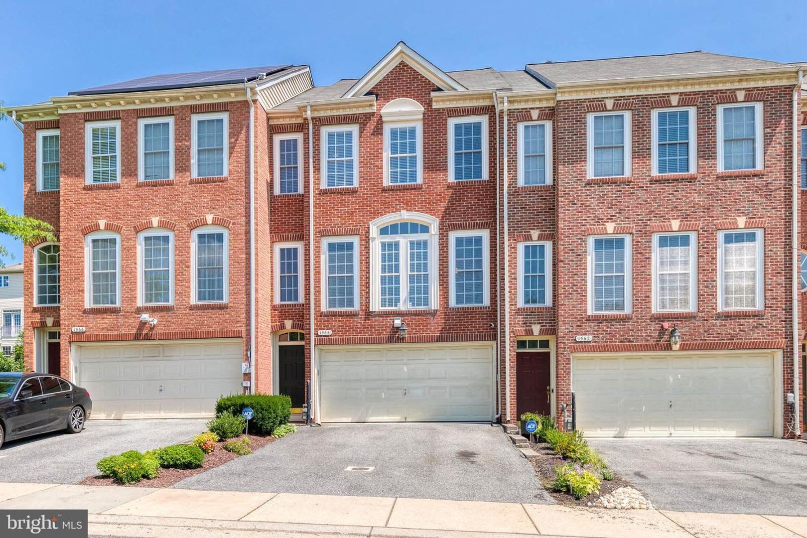 3bd 3.5bth Townhome in the Villages of Dorchester. – photo 1