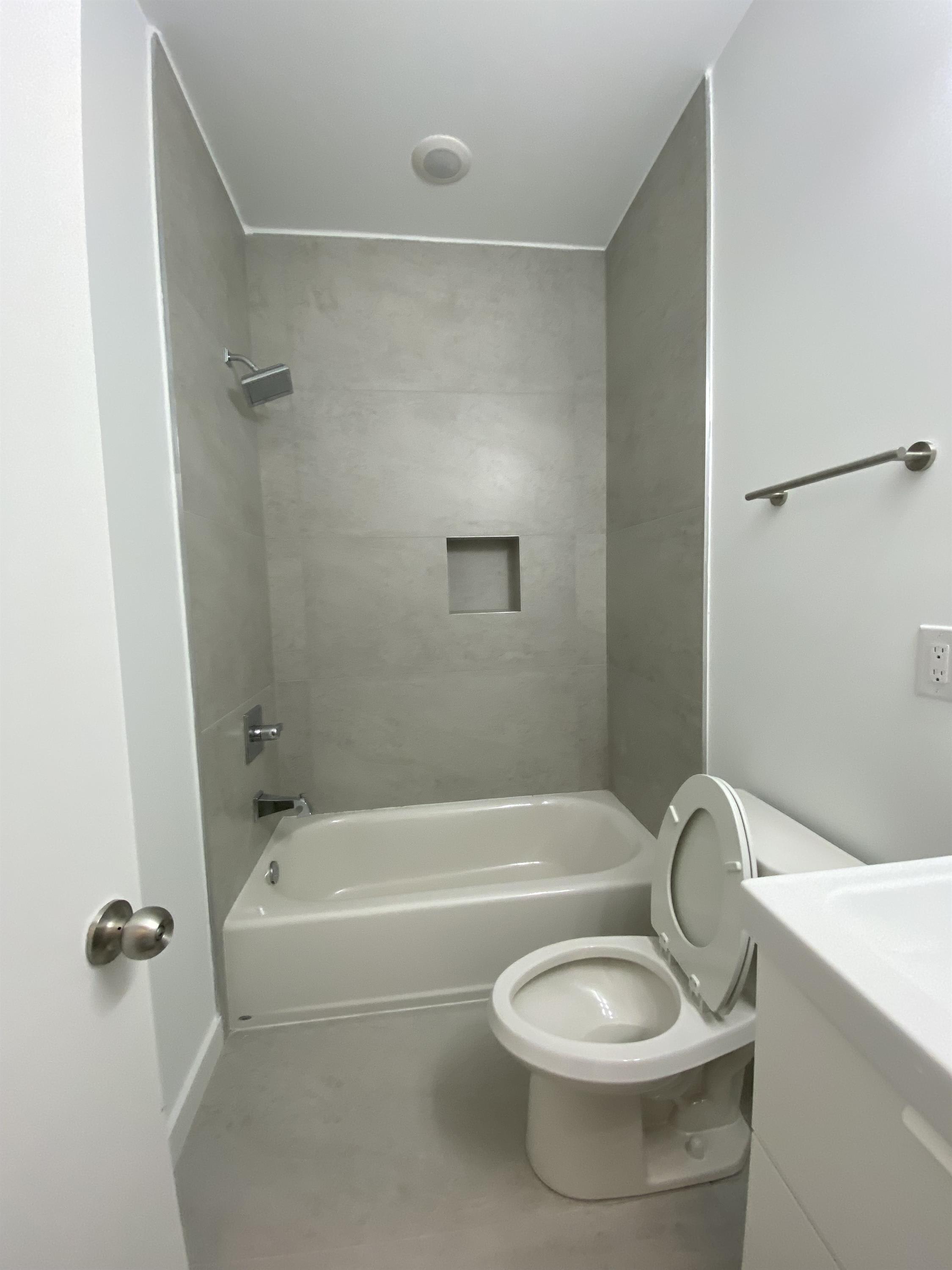 667 North 52nd StreetUnit 3 – photo 4
