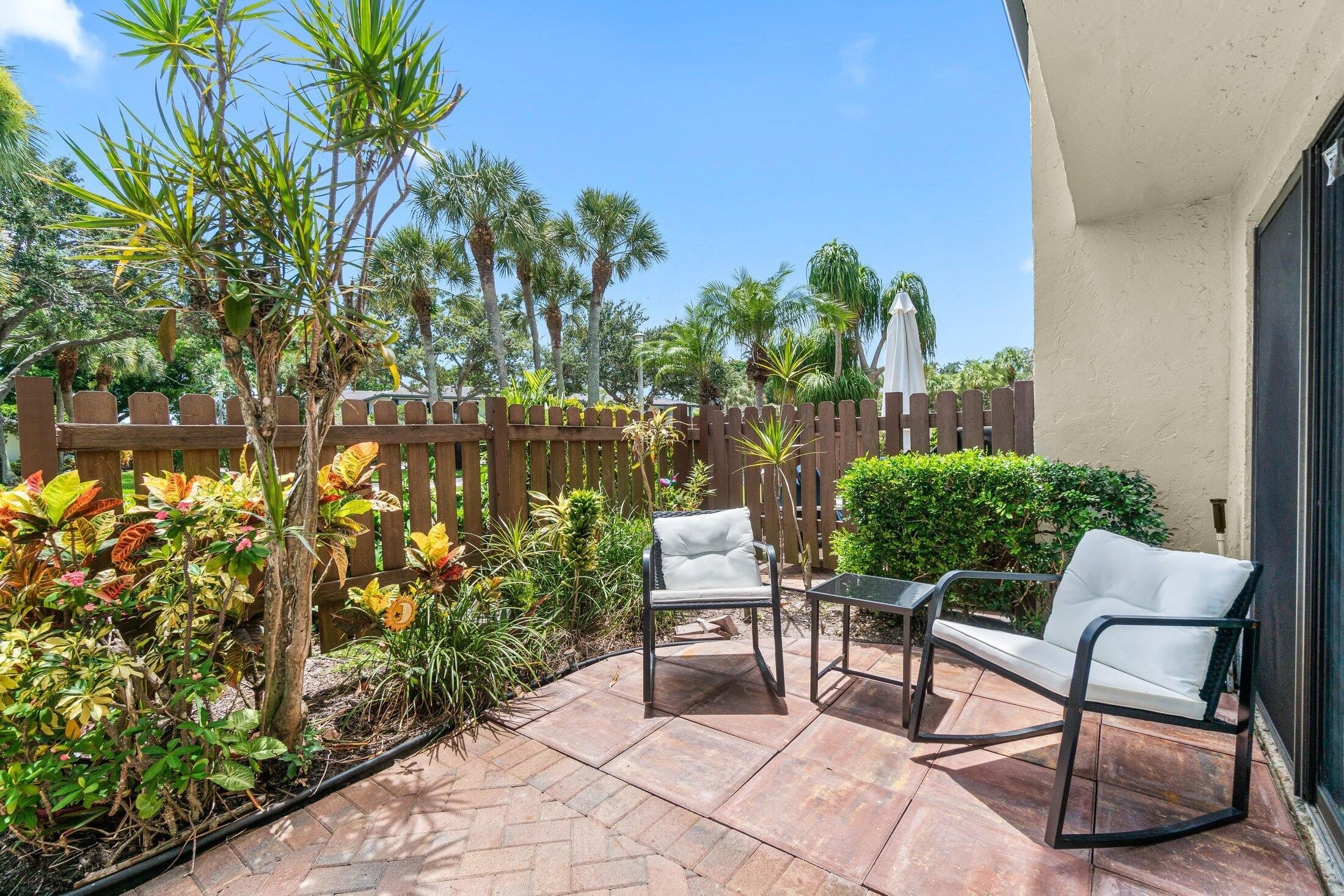 27 Southport Lane – photo 3