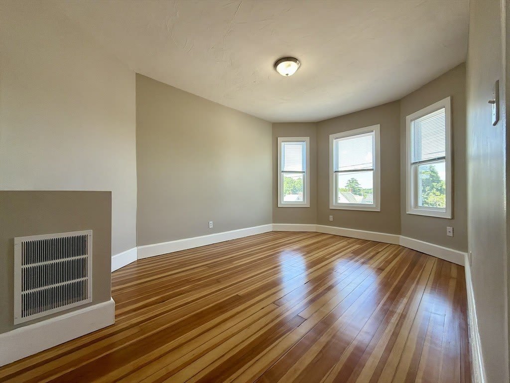 630 Metropolitan Ave – photo 3
