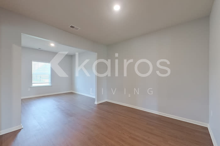 1111 Freedom Parkway – photo 4