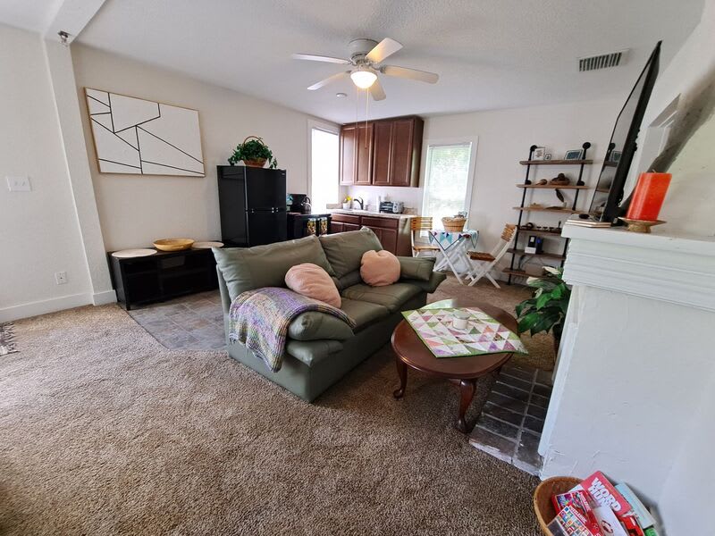206 E Howry Ave – photo 5