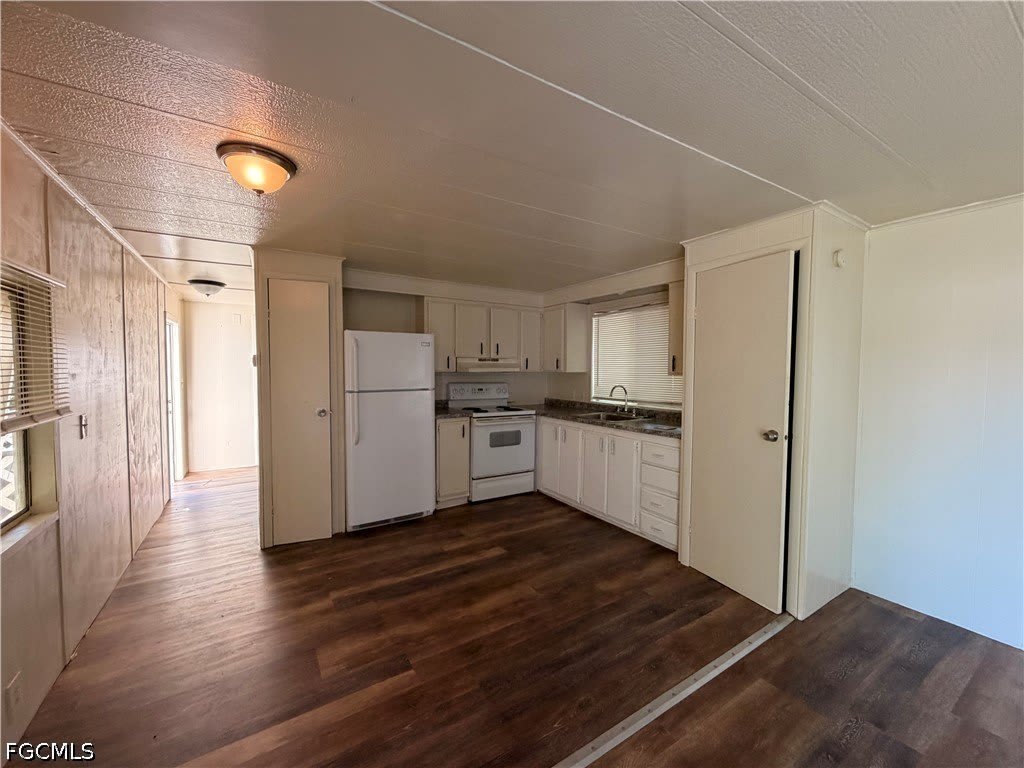 7555 Ebson Drive – photo 3