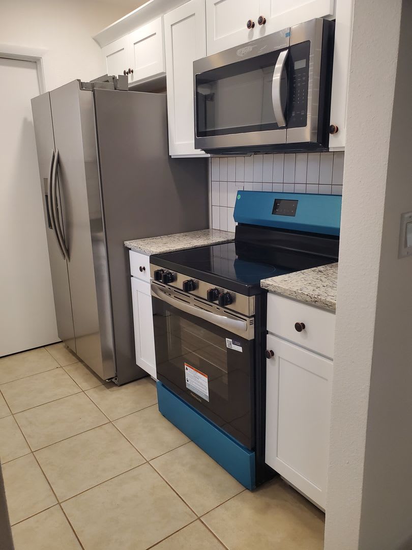 Completely Renovated! – photo 3