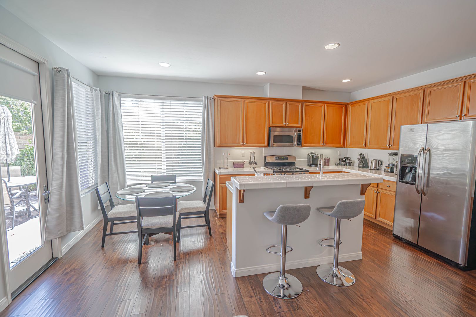 Fully Furnished House Short Term Lease Month To Month Most Utilities Included – photo 5