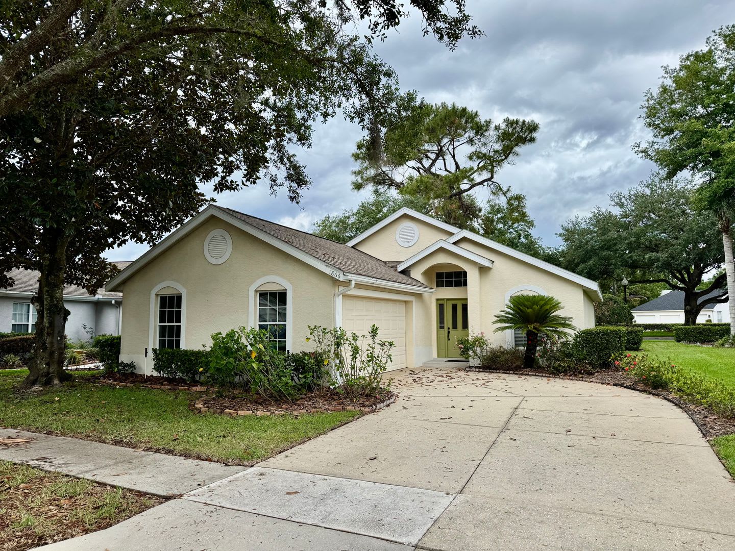 IMMACULATE 2 Bedroom / 2 Bathroom in Country Club of Mount Dora! – photo 1