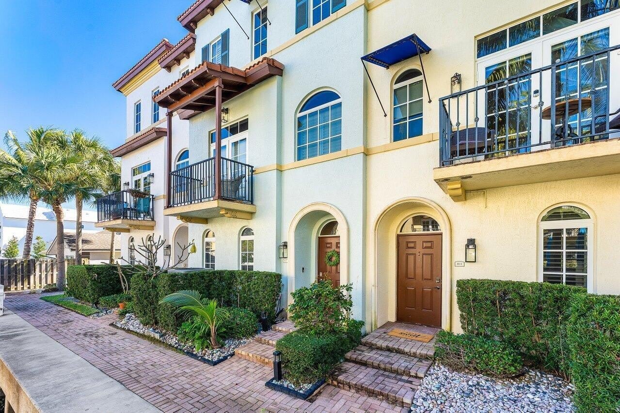 813 Estancia Way – photo 2
