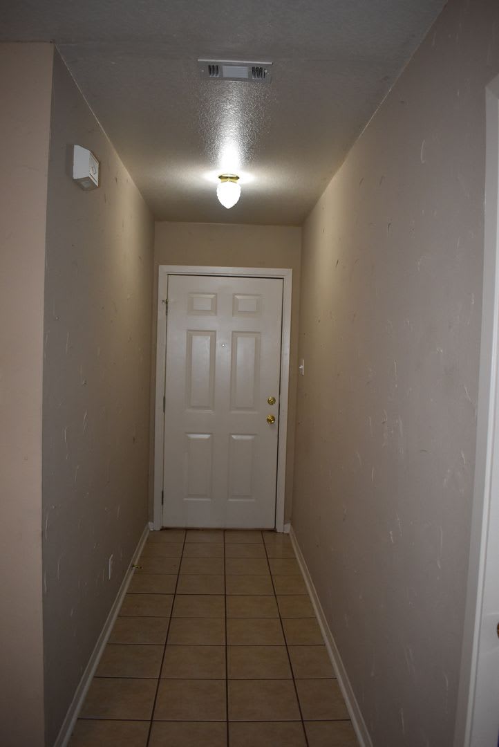 GET AWAY FROM IT ALL!!! BEAUTIFUL COUNTRY SETTING 3 Br 2 Bath close to Stillhouse Lake – photo 1