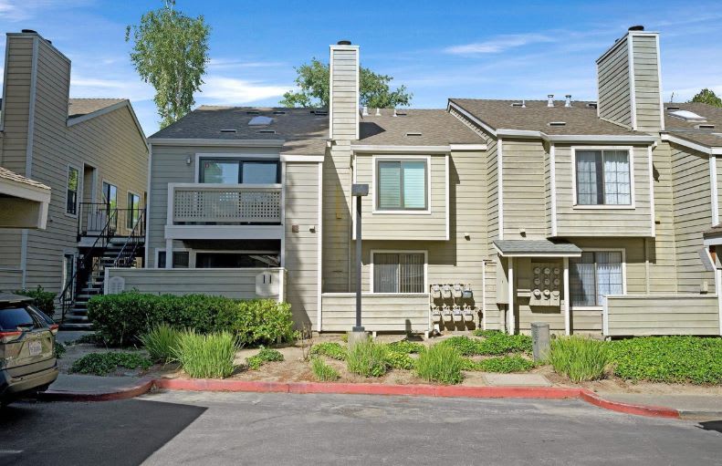 208 Eastridge Dr – photo 2