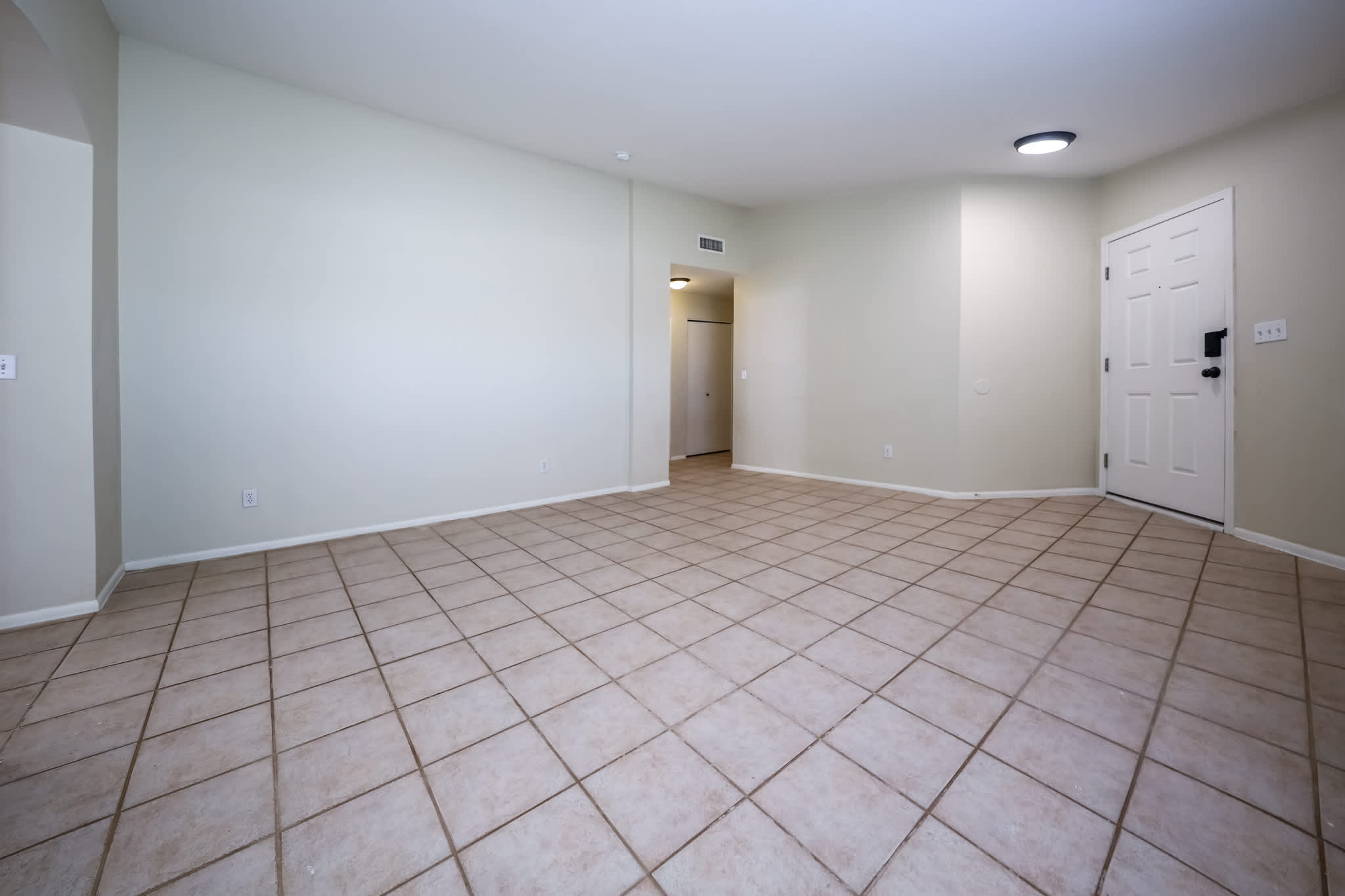 9108 East Muleshoe Street – photo 4